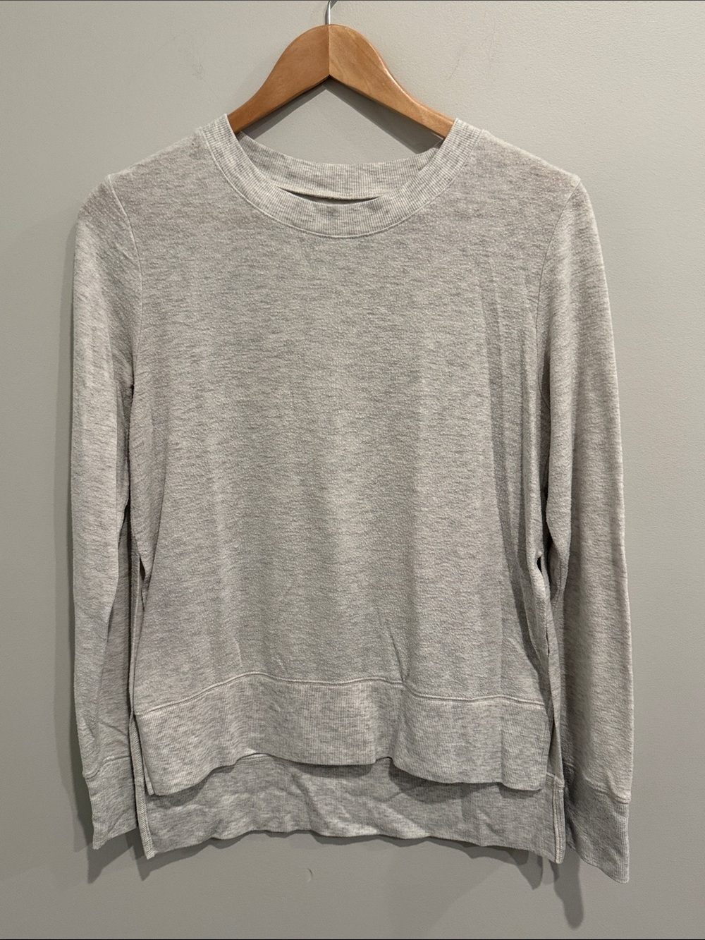 ALO Yoga Light Gray Crewneck Sweater